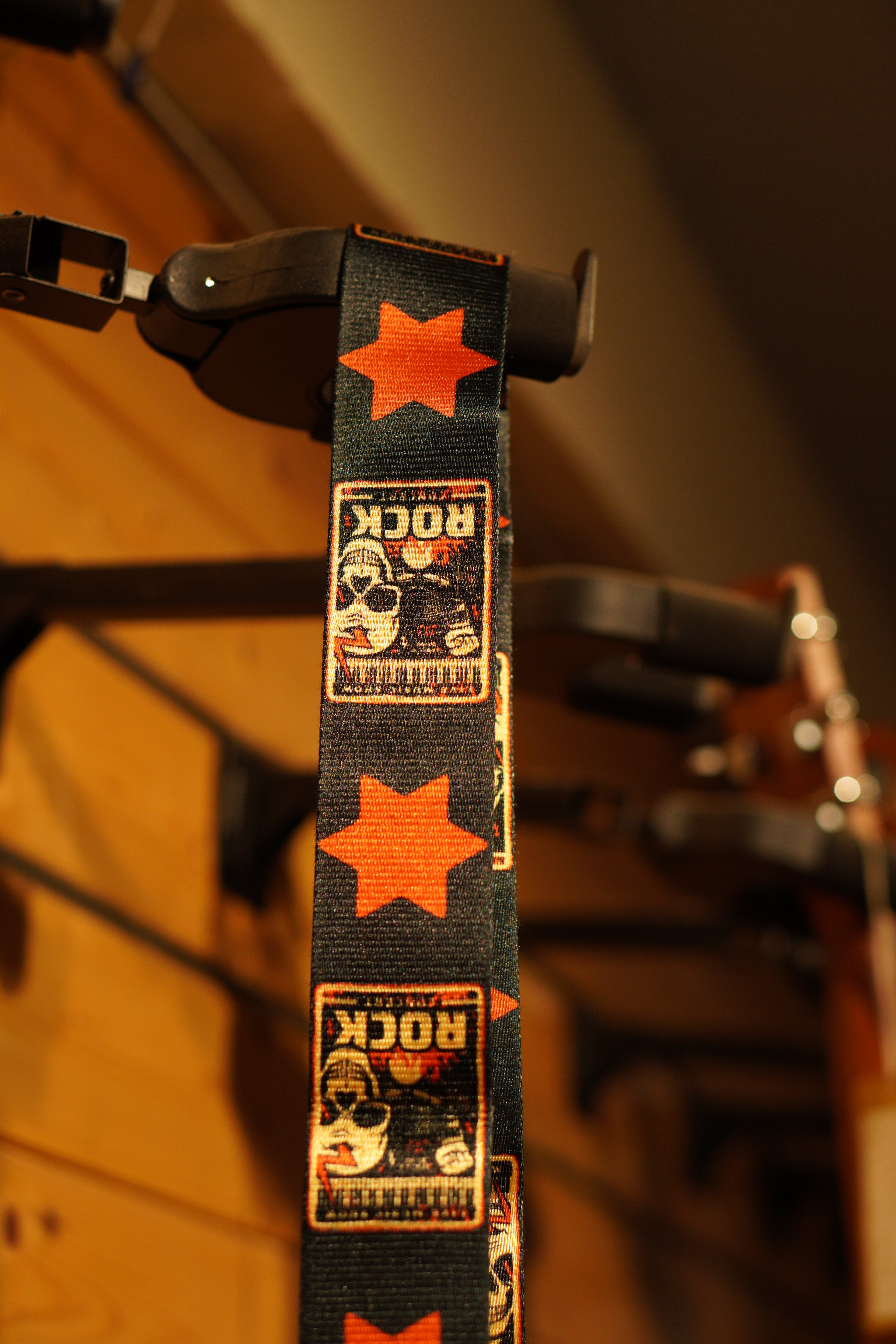 Classic Rock Star Guitar Strap – Bold Design with Leather Tips