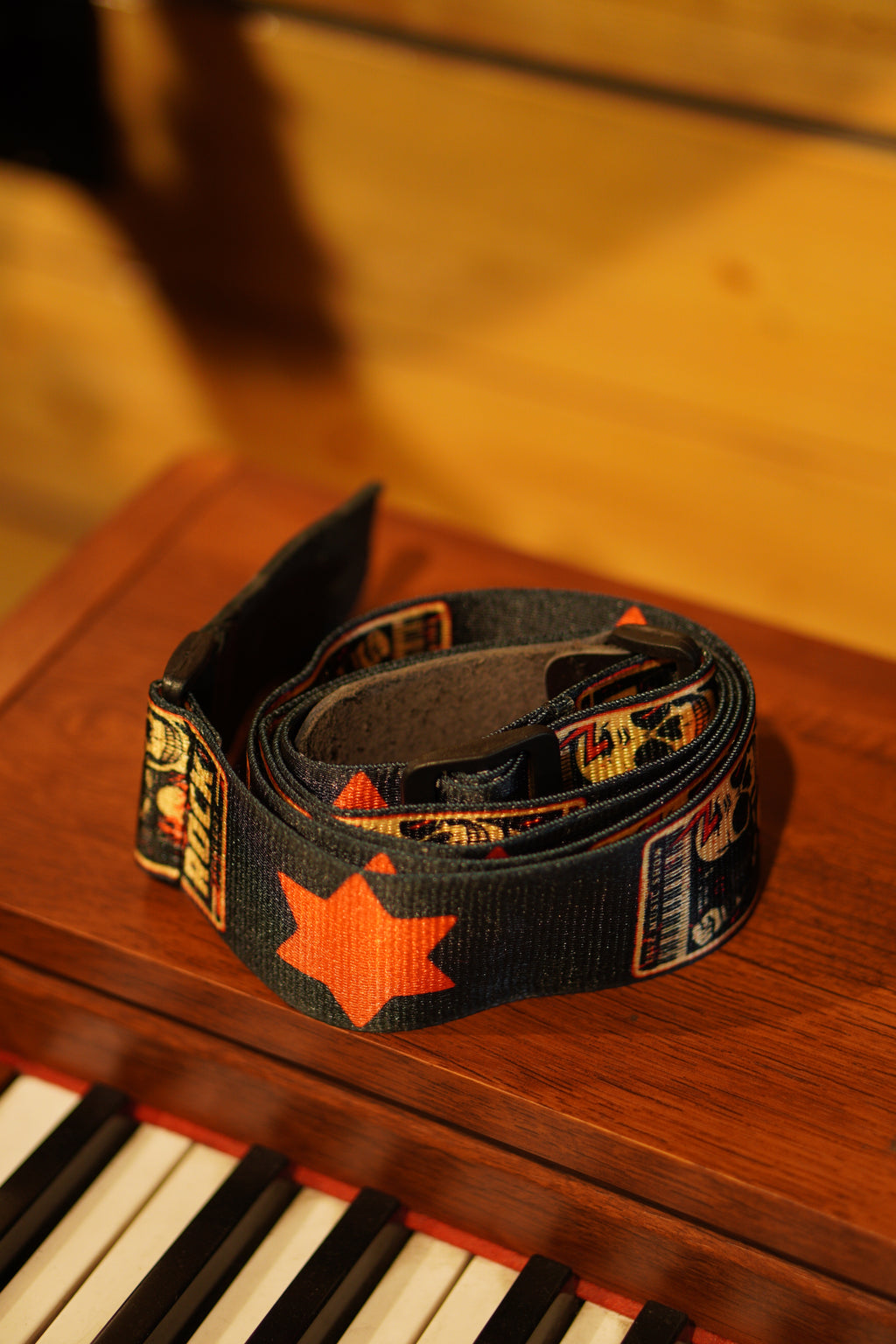 Classic Rock Star Guitar Strap – Bold Design with Leather Tips