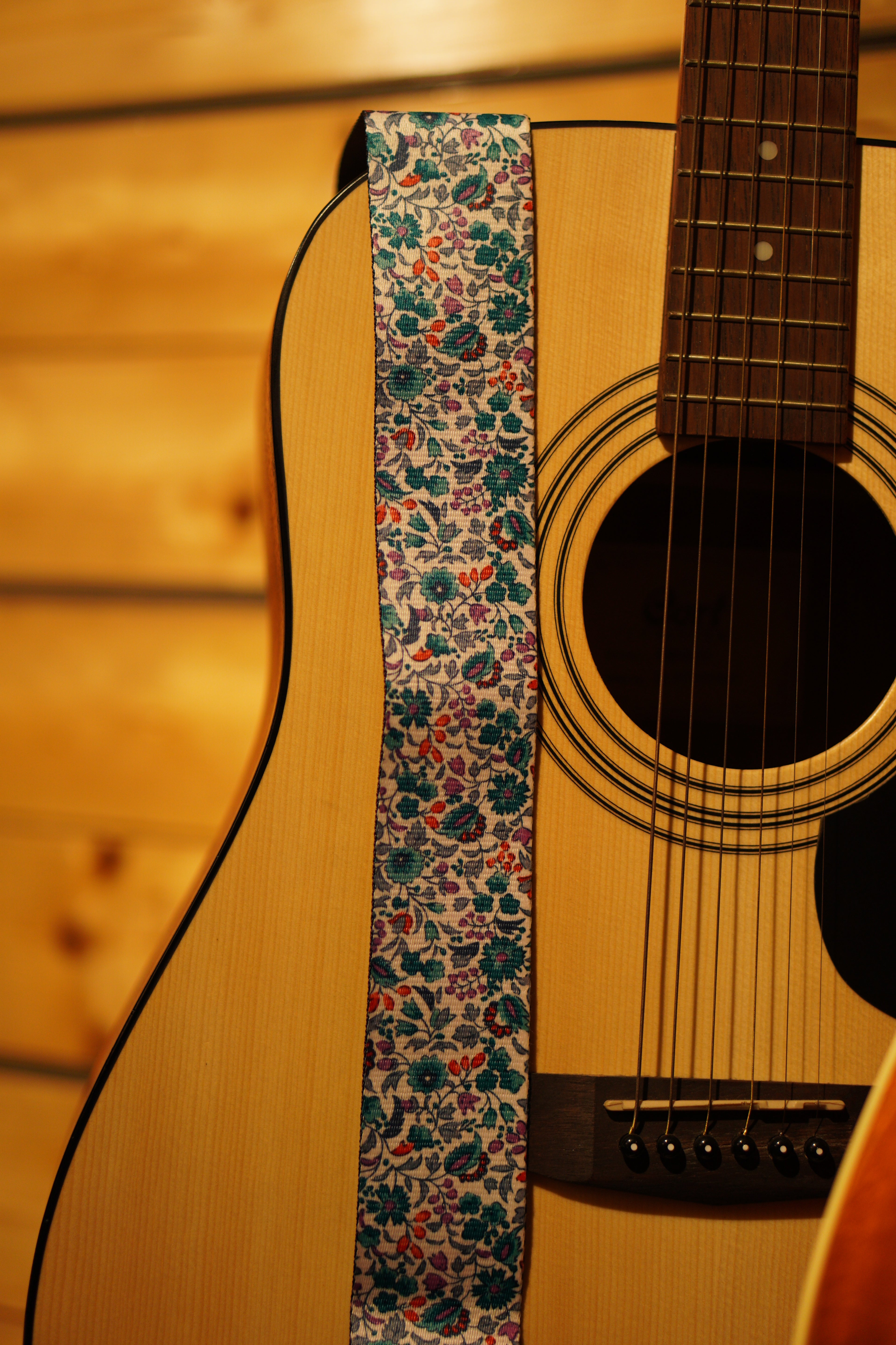 Classic Floral Print Adjustable Guitar Strap